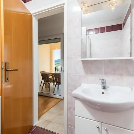 Fran-one Bedroom With Terrace And Sea View Fran 1 *